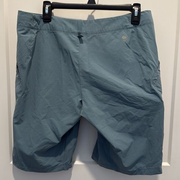 Mountain Hardwear Women's High-Rise Bermuda Shorts. Size 10 - Picture 3 of 10